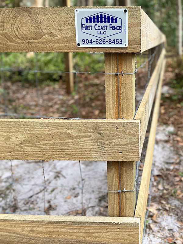 Wood fencing benefits in Northeast Florida
