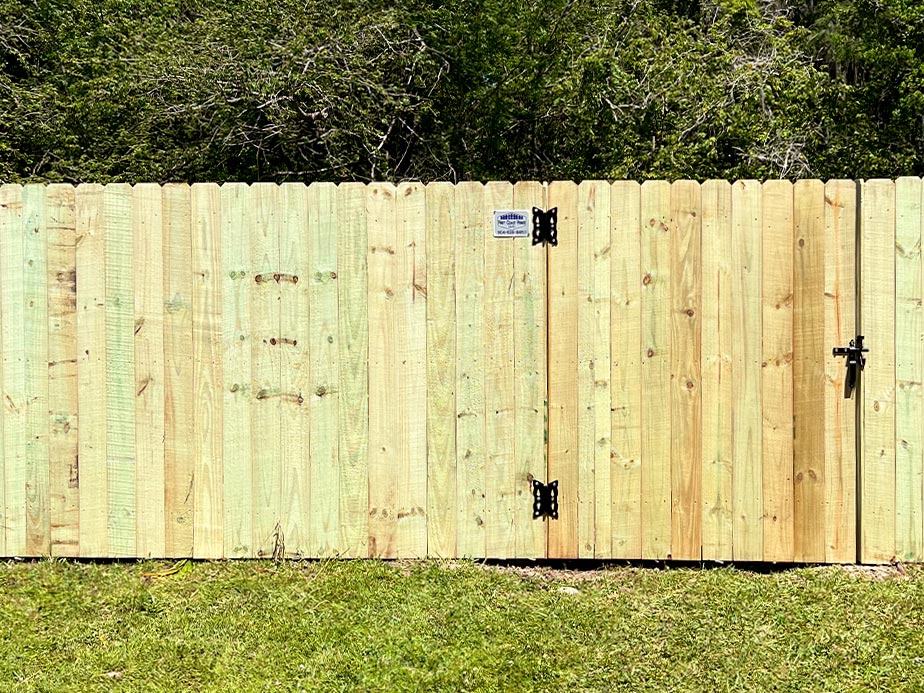 Fleming Island FL stockade style wood fence